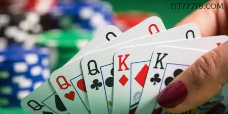 Imagem promocional do cassino online da ttt777 mostrando jogos ao vivo